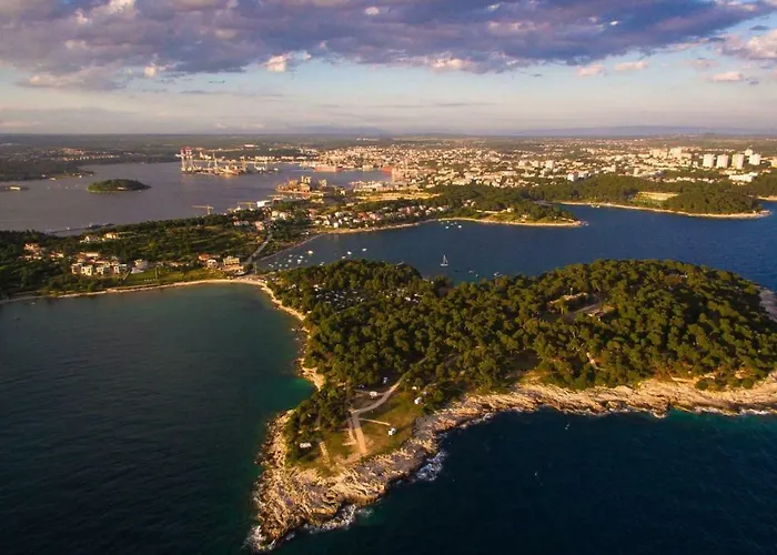 Adriatic بولا